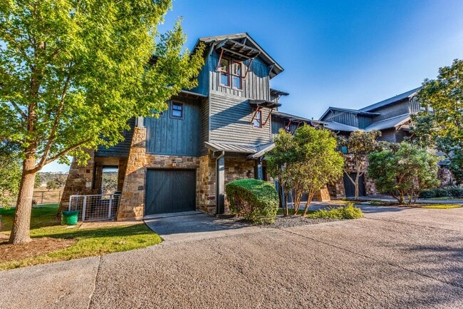 Building Photo - 2217 Seabiscuit Cv