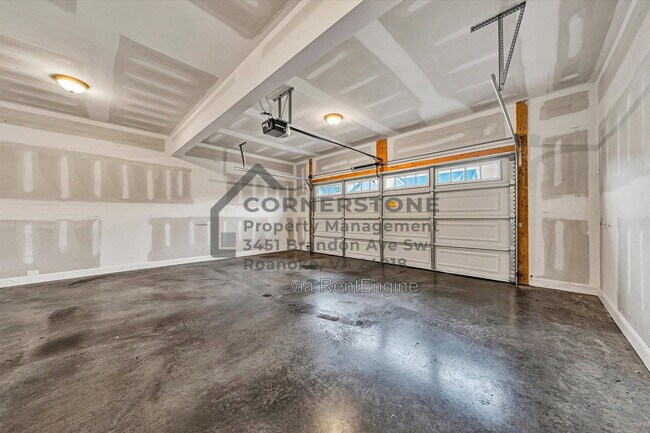 Building Photo - 2737 Russlen Dr