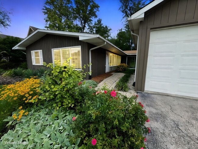 Primary Photo - 5611 S Quincy St