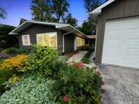 Building Photo - 5611 S Quincy St