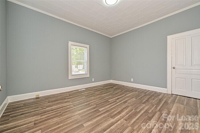 Building Photo - 408 S 12th St