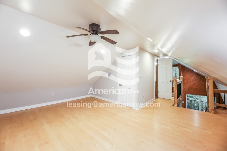 Building Photo - 30 Forest Dr