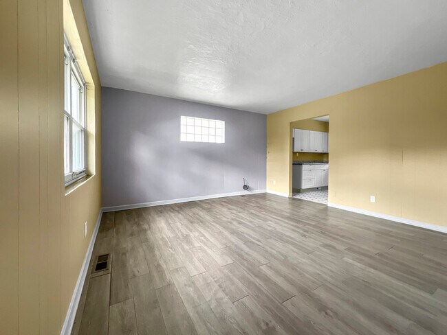 Building Photo - Charming 4 beds 1 bath in Akron!