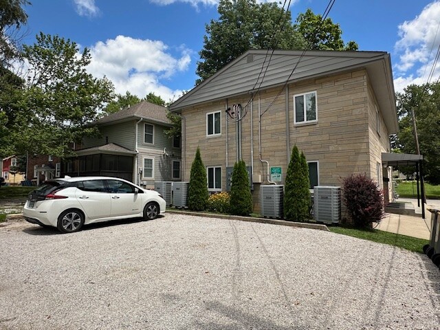 Building Photo - 415 N Dunn St