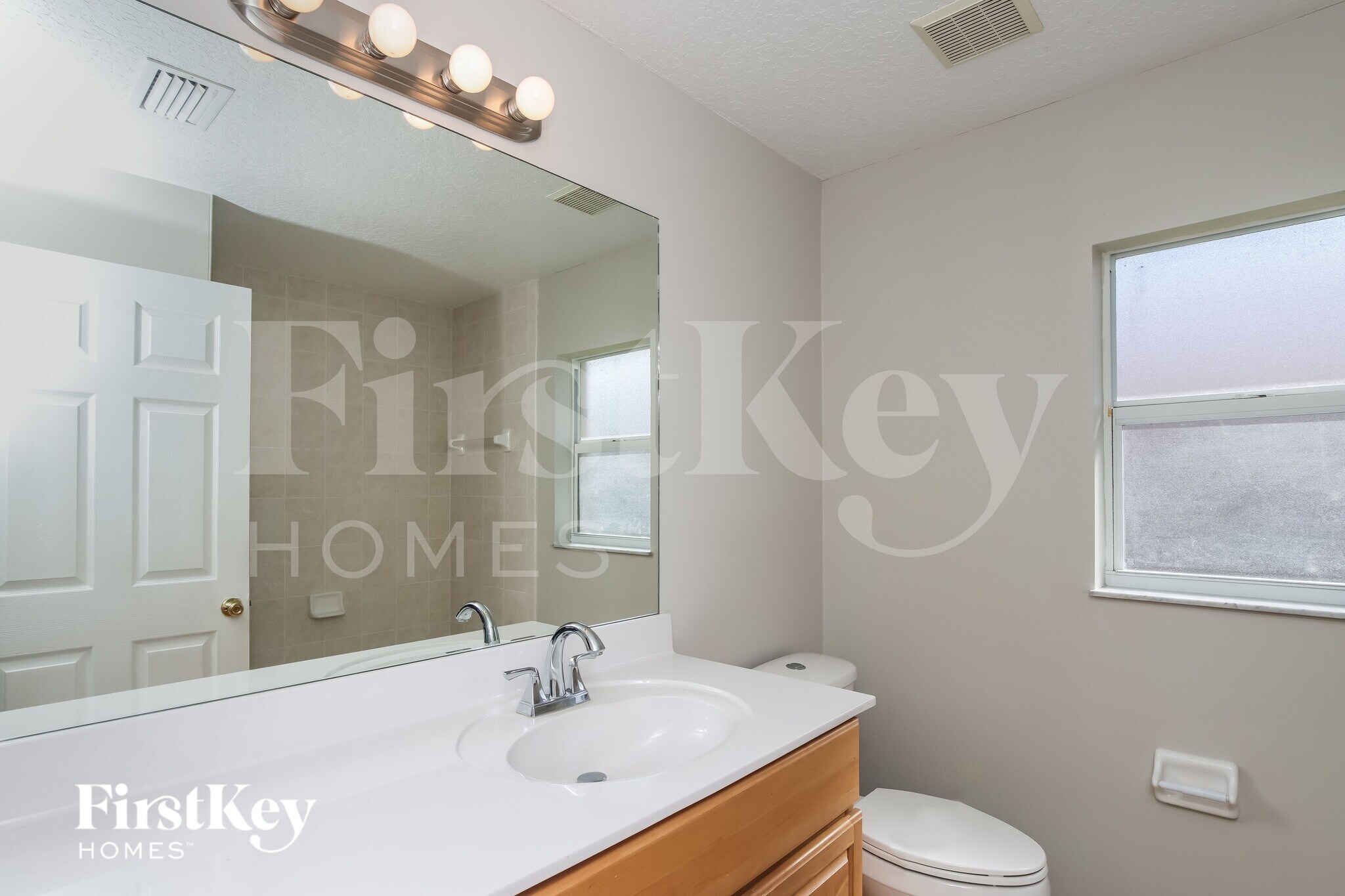 Building Photo - 1347 Armory Dr NE