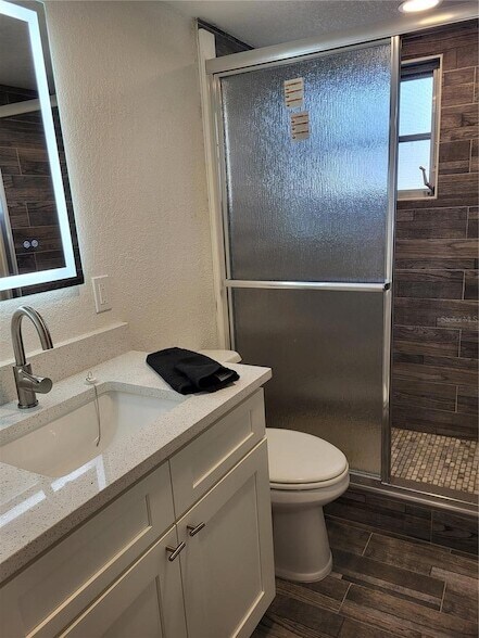 Building Photo - 4650 Cove Cir