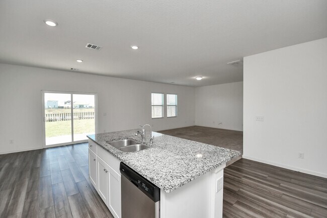 Building Photo - 4910 Highland Spgs Dr