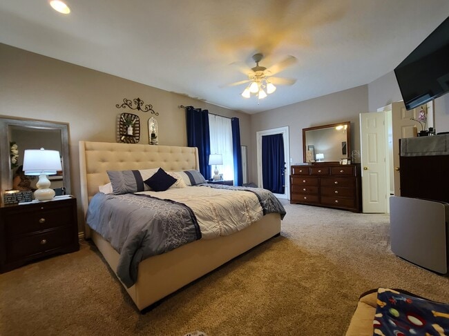 Building Photo - 413 Hamptonridge Rd