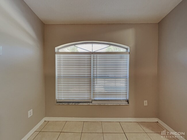 Building Photo - 24 Pineland Ln
