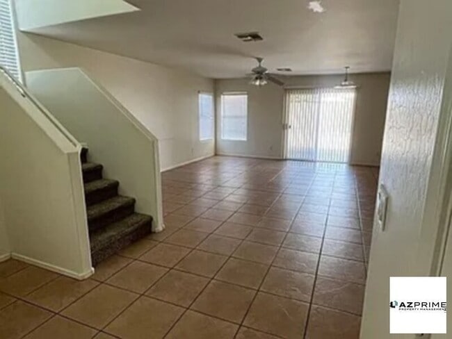 Building Photo - HURRY ON THIS ONE