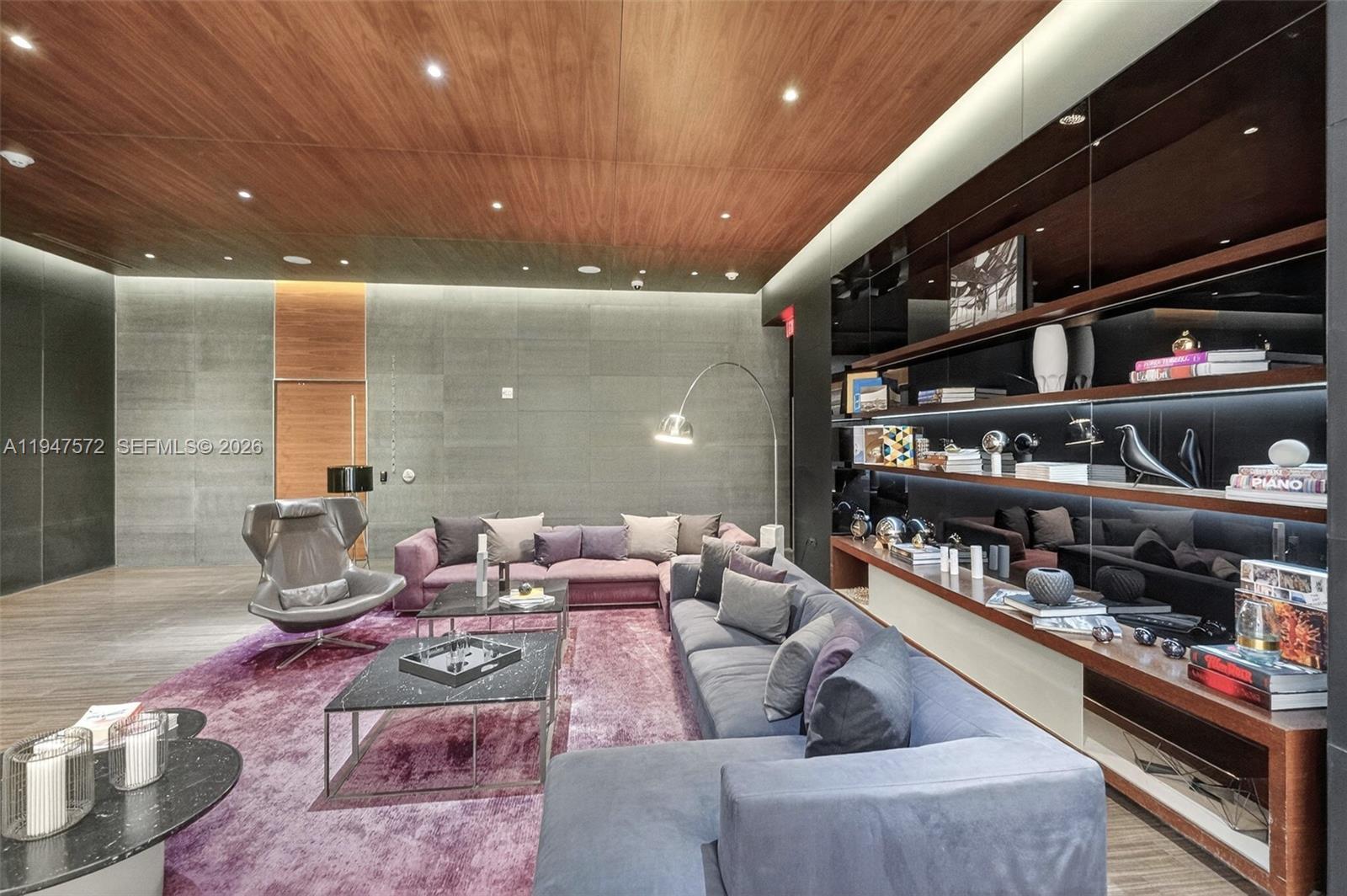 Building Photo - 68 SE 6th St