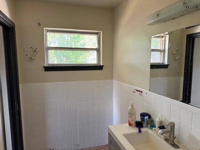 Building Photo - 4800 George St