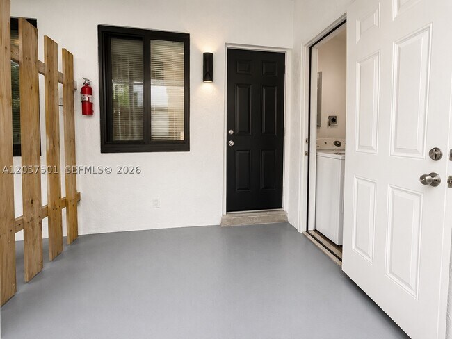Building Photo - 4804 Garden A