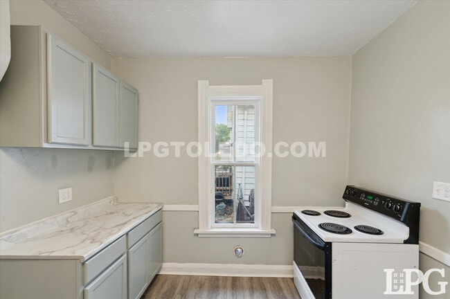 Building Photo - 1217 Mason St