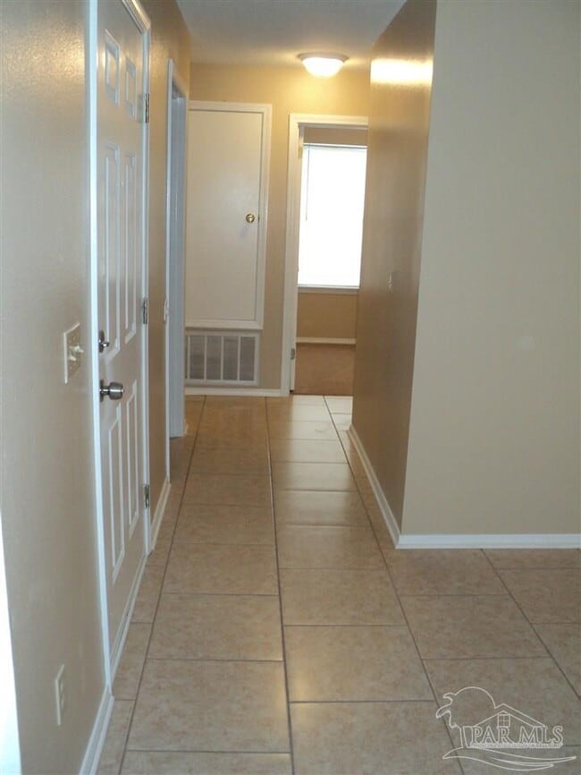 Building Photo - 417 Oak Knoll Ln