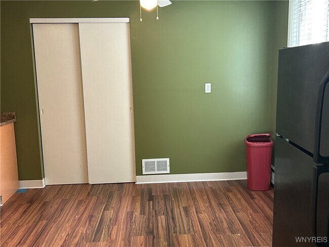 Building Photo - 18 Barone Cir