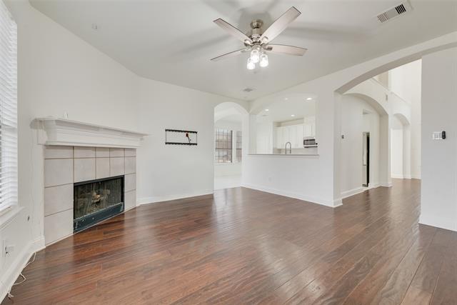 Building Photo - 3400 Oleander Dr