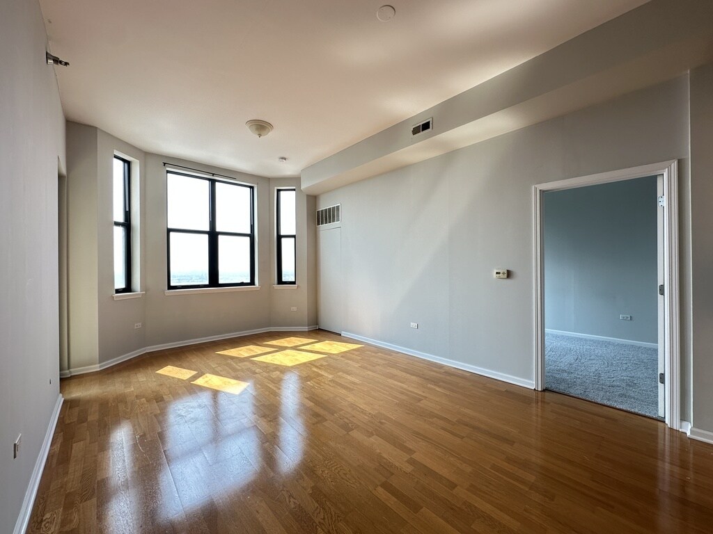 Building Photo - 1464 S Michigan Ave