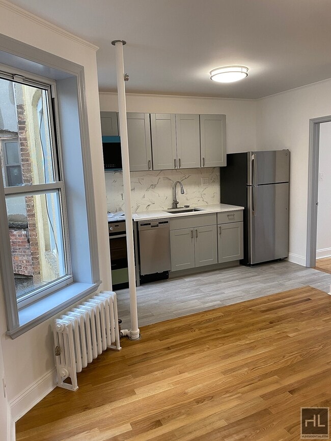 Primary Photo - 328 EAST 9 STREET