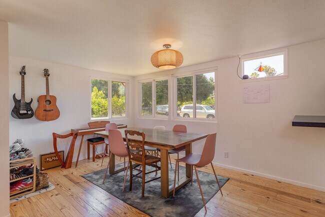 Building Photo - Upper Ojai Country Charmer w/Granny Flat