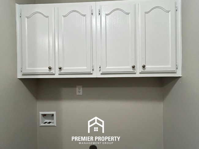 Building Photo - Newly Renovated 3BR/2BA Southaven Home with Hardwood Floors & Fenced Yard