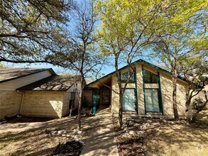 Building Photo - 10706 Pickfair Dr