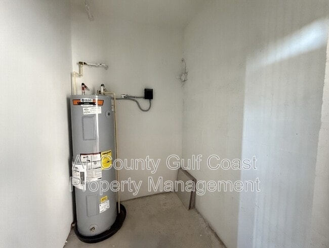 Building Photo - 19140 Scallop Lp