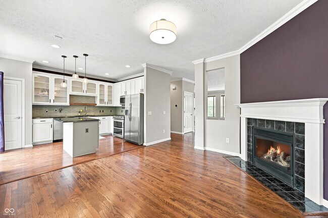 Building Photo - 353 Autumn Dr