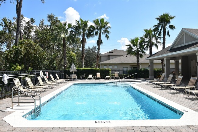 Building Photo - Winter Springs 3br 2.5ba townhouse in GATE...