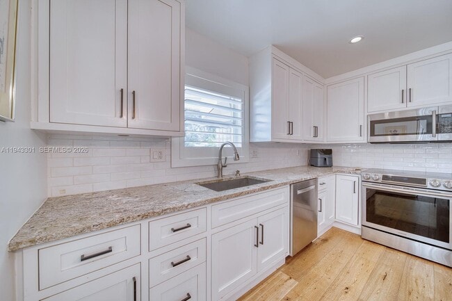 Building Photo - 7621 SW 65th Pl