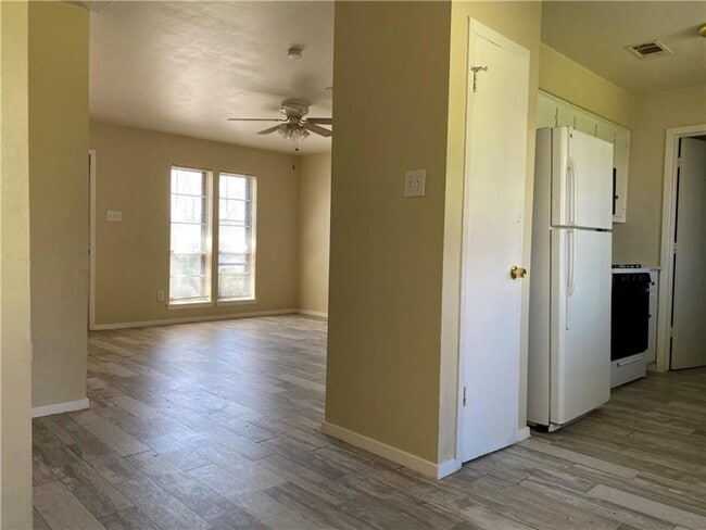 Building Photo - 2231 Palmera Cove