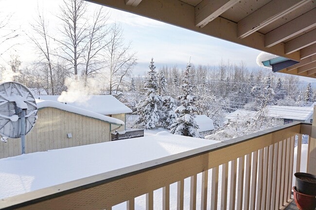 Building Photo - 1020 Friendly Ln