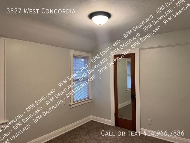 Building Photo - 3527 West Concordia-