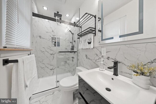 Building Photo - 436 Castleton Meadows Ln