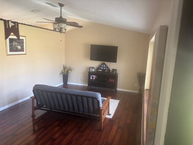 Building Photo - 212 Jefferson Ave