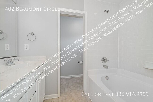 Building Photo - 402 Beaumont Cir