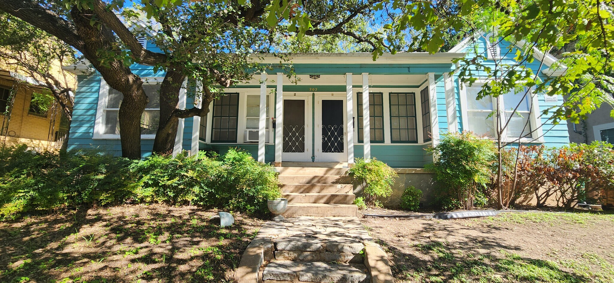 Building Photo - 202 E 31st St