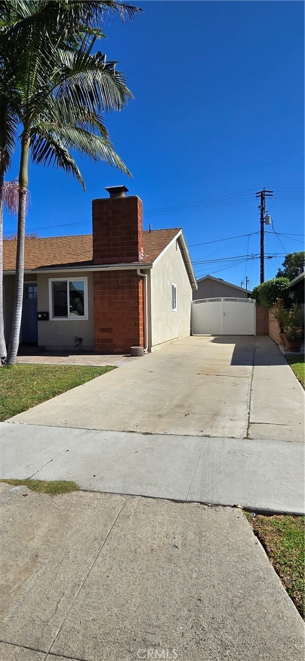 Building Photo - 3244 Hackett Ave