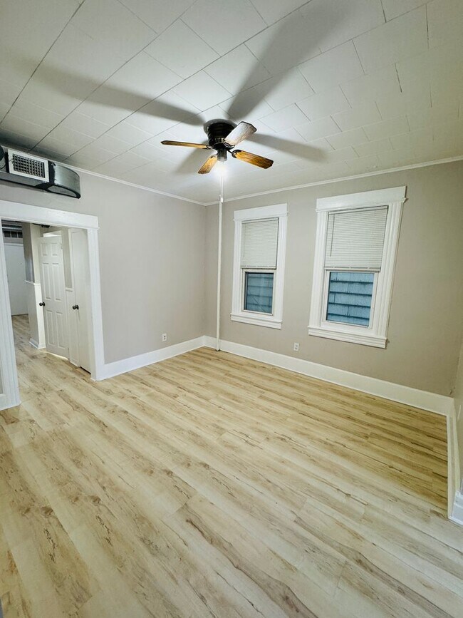 Building Photo - 38 S 17th St