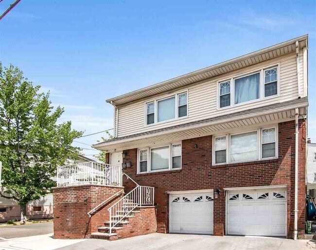 Building Photo - 7 Burdette Pl