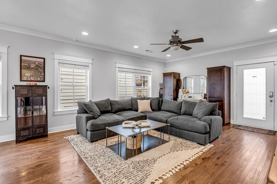 Building Photo - 1209 Davidson St