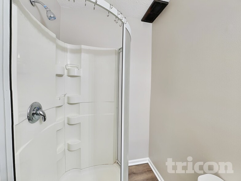 Building Photo - 1500 Powell St N