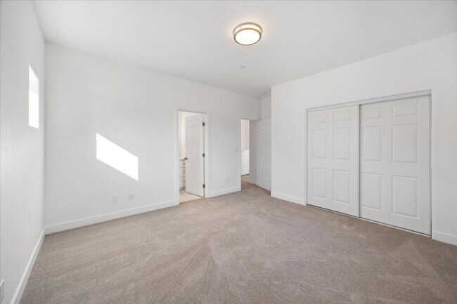 Building Photo - 6651-6655 Sunset Bluffs Street