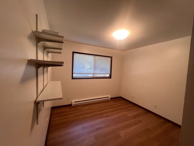 Building Photo - Charming 3bd/2 Home