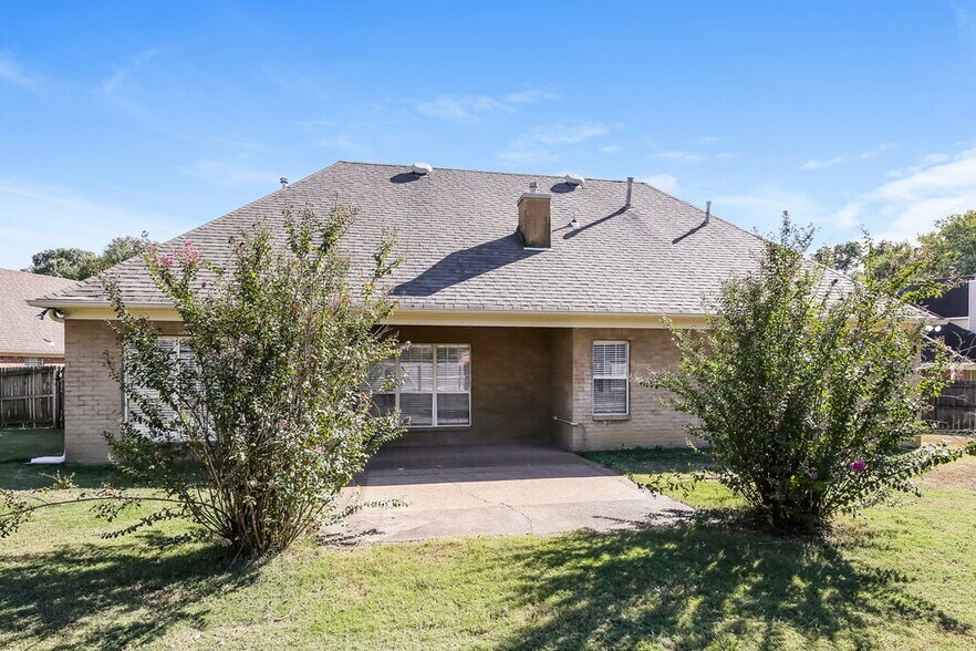 Building Photo - 5976 Southbend Ln