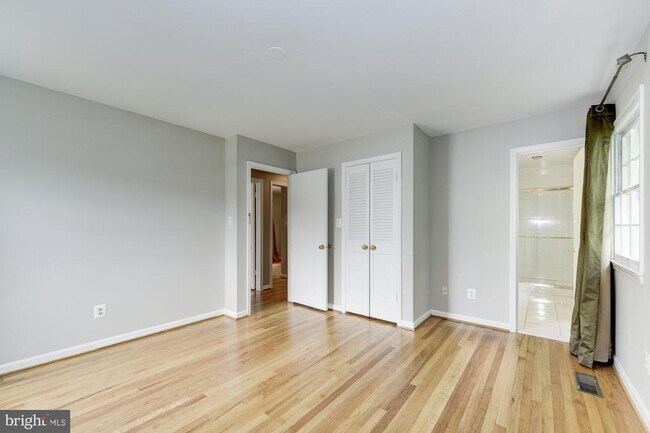 Building Photo - 11733 Ambleside Dr