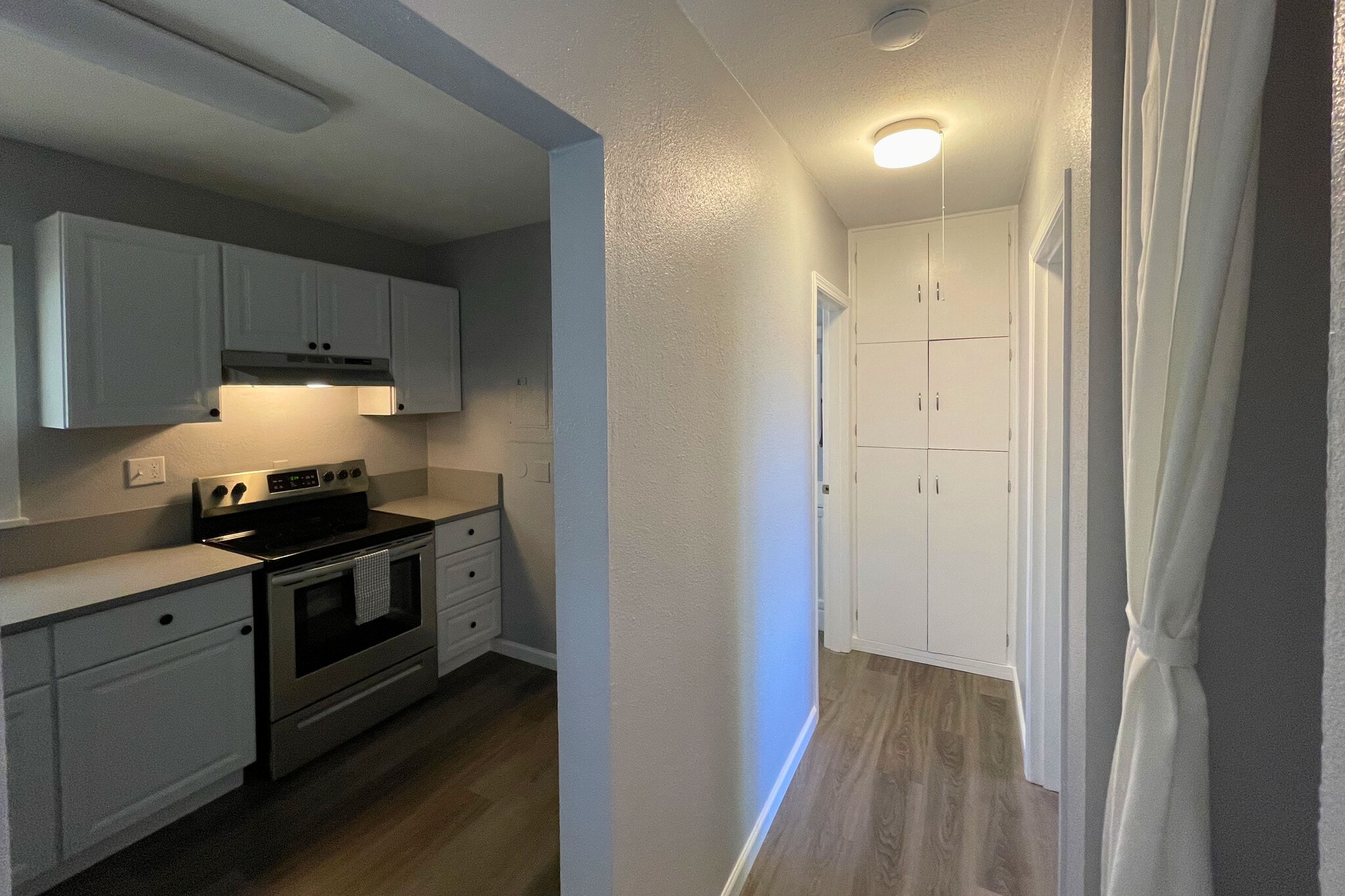 Building Photo - 2102 W 28th St