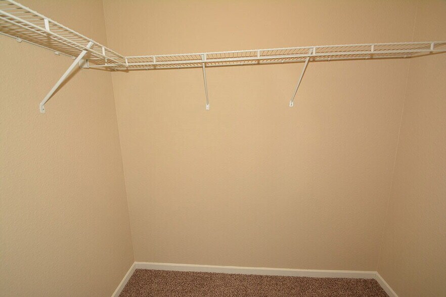 Building Photo - 2329 Seven Peaks Dr