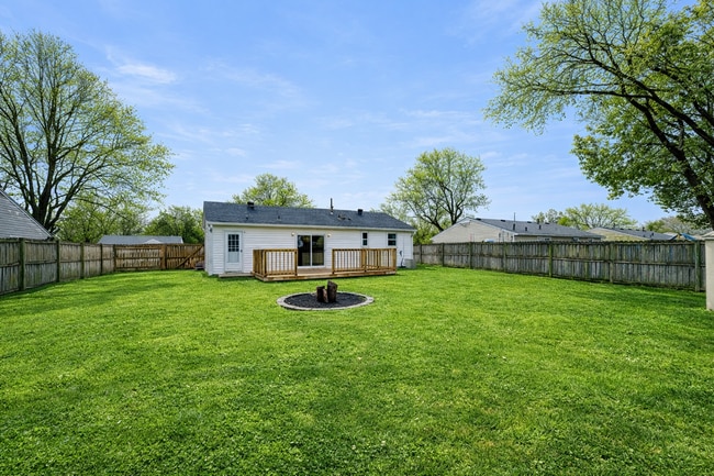 Building Photo - 7100 Nathan Hale Way