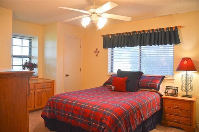 Building Photo - 2713 N Spring Dr